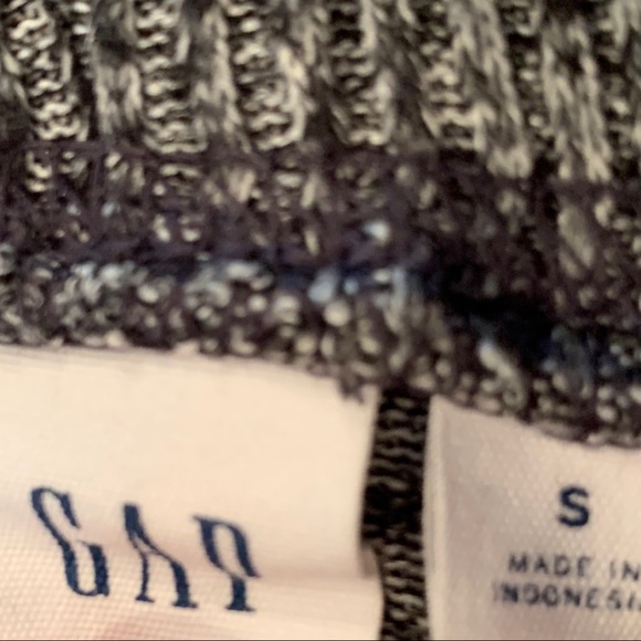 Gap long sleeve cowl neck sweater size: S - Picture 10 of 11